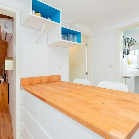Attic Apartment With Balcony In Bairro Alto Lisbon Bagian luar foto